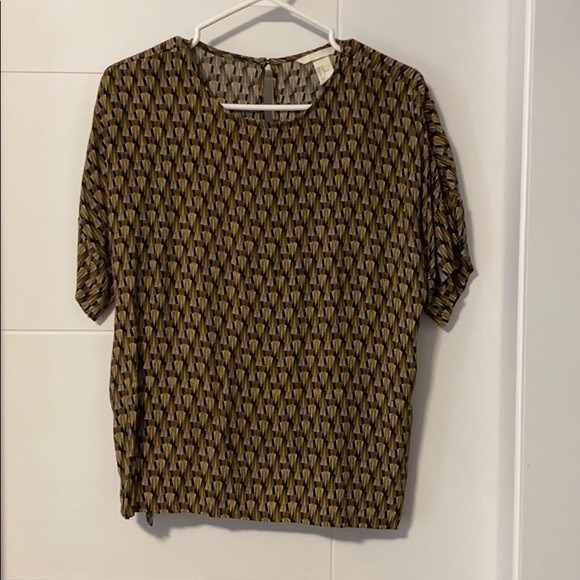 A short sleeves shirt - Picture 1 of 4